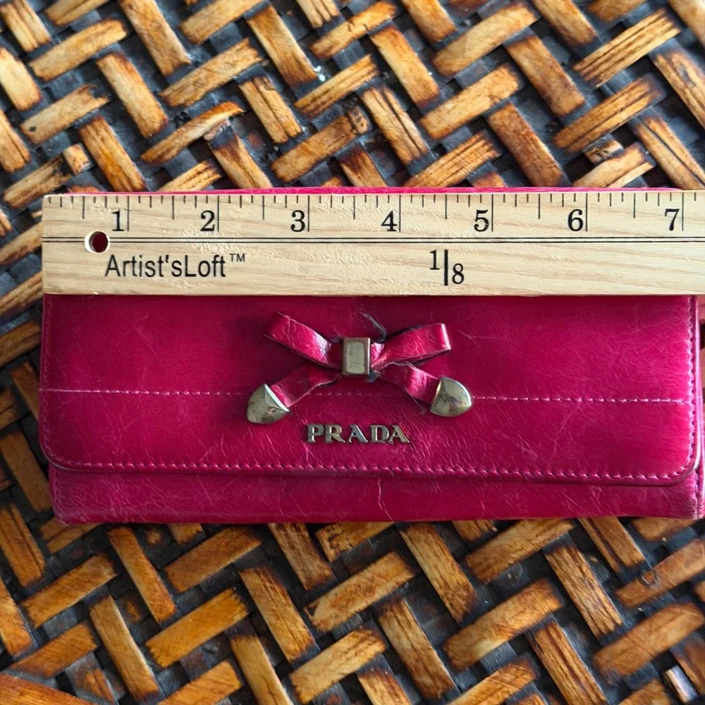 Prada Leather 2010s Pink Bow Wallet Classic Feminine OS Luxury